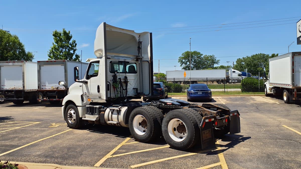 2019 International LT in Bolingbrook, IL — photo 6