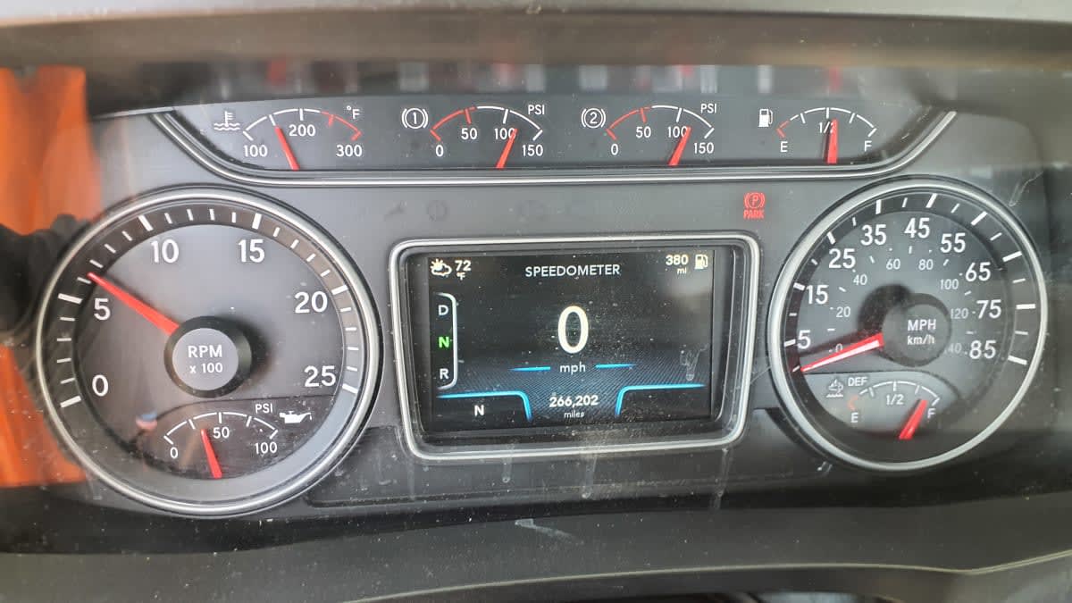 2019 International LT in Bolingbrook, IL — photo 9