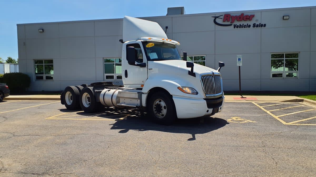 2019 International LT in Bolingbrook, IL — photo 3