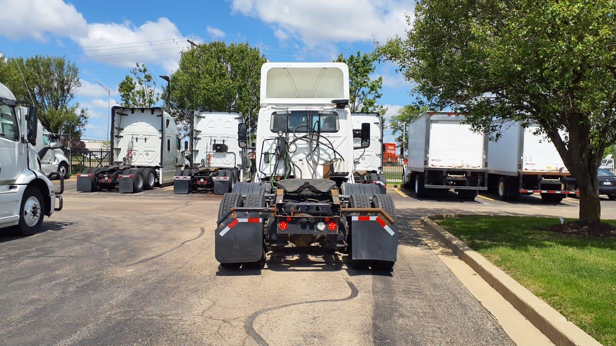 2019 International LT in Bolingbrook, IL — photo 5