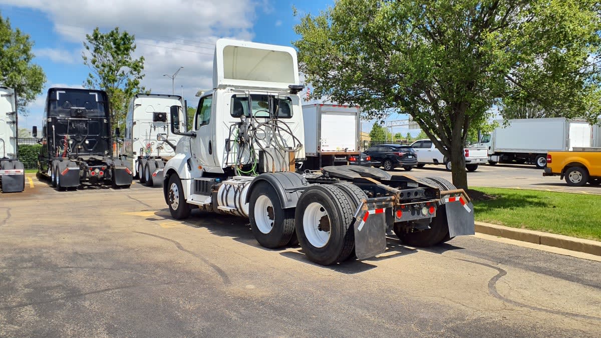 2019 International LT in Bolingbrook, IL — photo 6