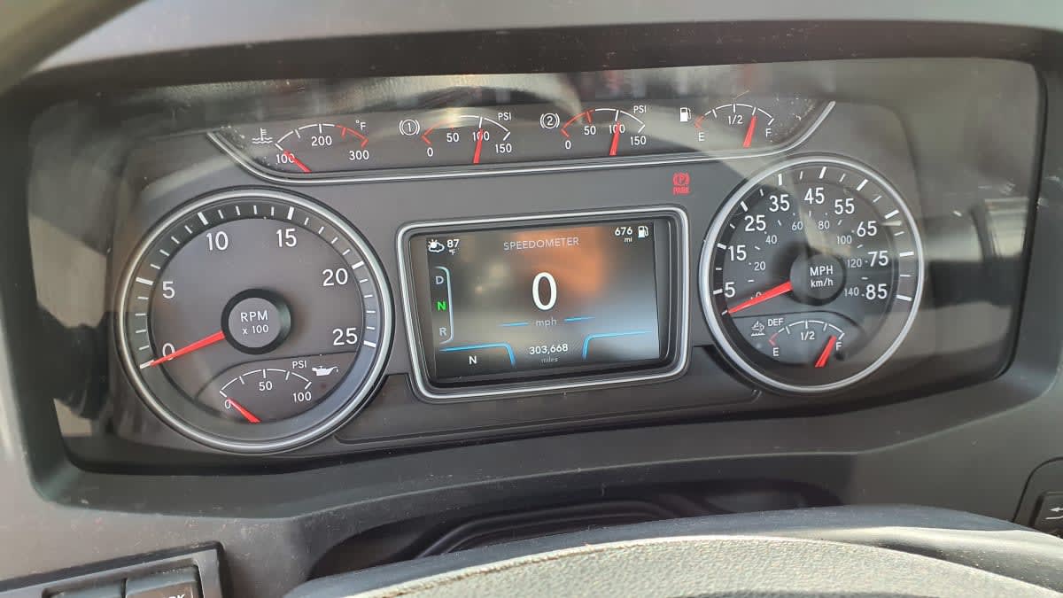 2019 International LT in Bolingbrook, IL — photo 9