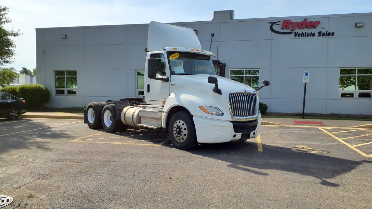 2019 International LT in Bolingbrook, IL — photo 3