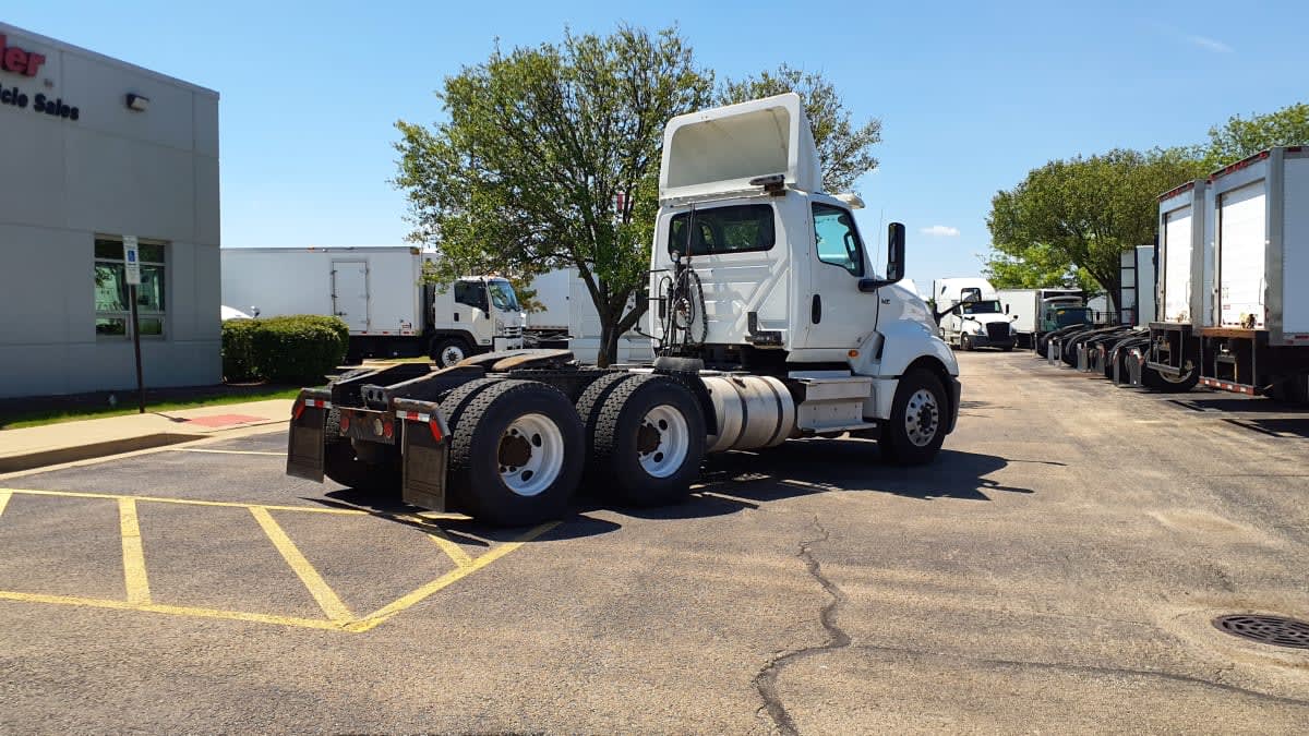 2019 International LT in Bolingbrook, IL — photo 4