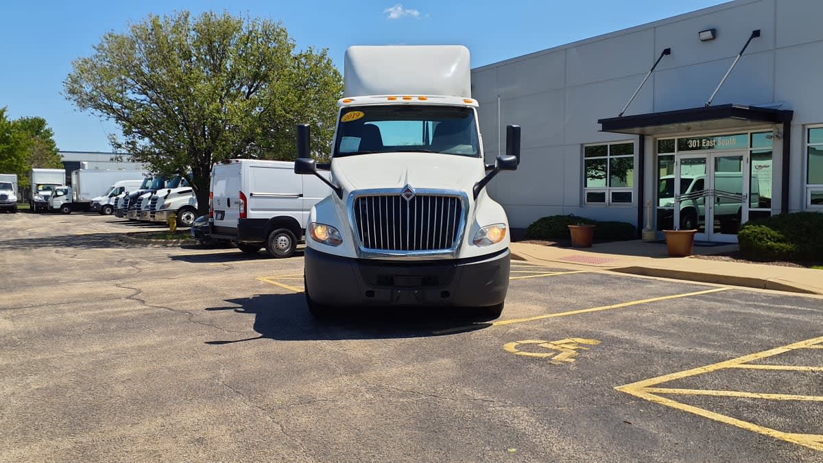 2019 International LT in Bolingbrook, IL — photo 2