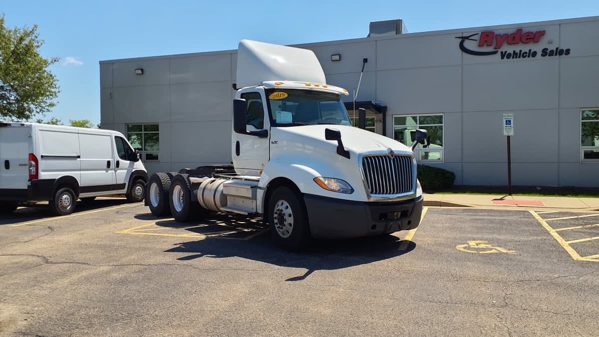 2019 International LT in Bolingbrook, IL — photo 3