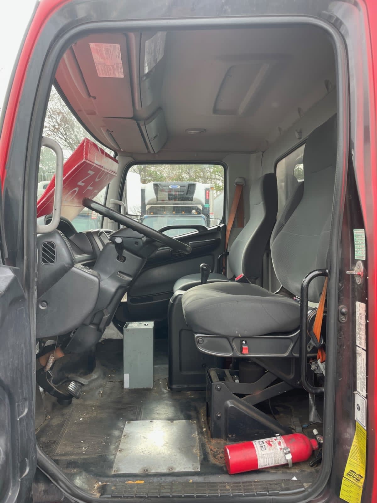 2015 Hino 338 in Farmingdale, NY — photo 7