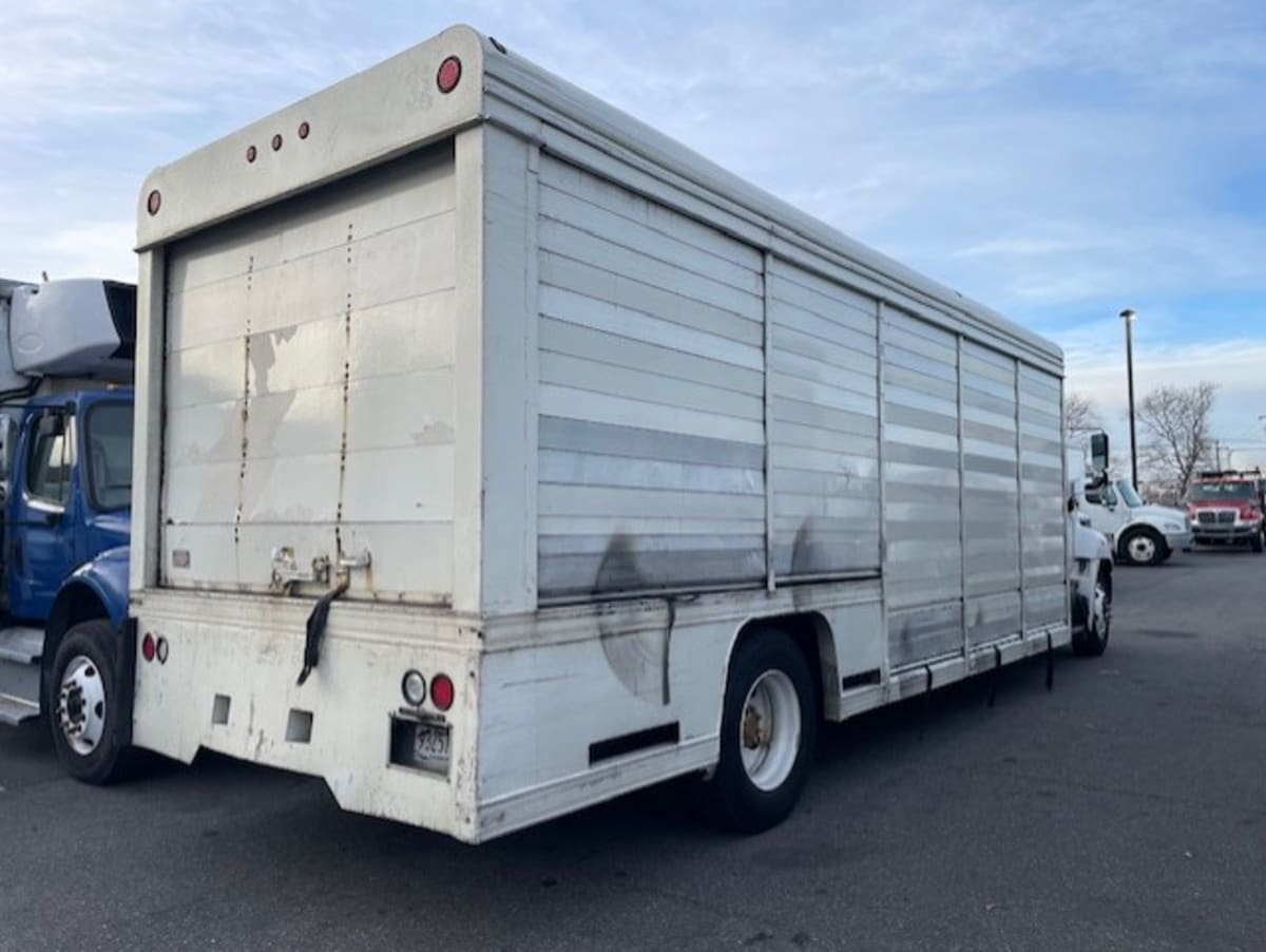2015 Hino 338 in Farmingdale, NY — photo 4