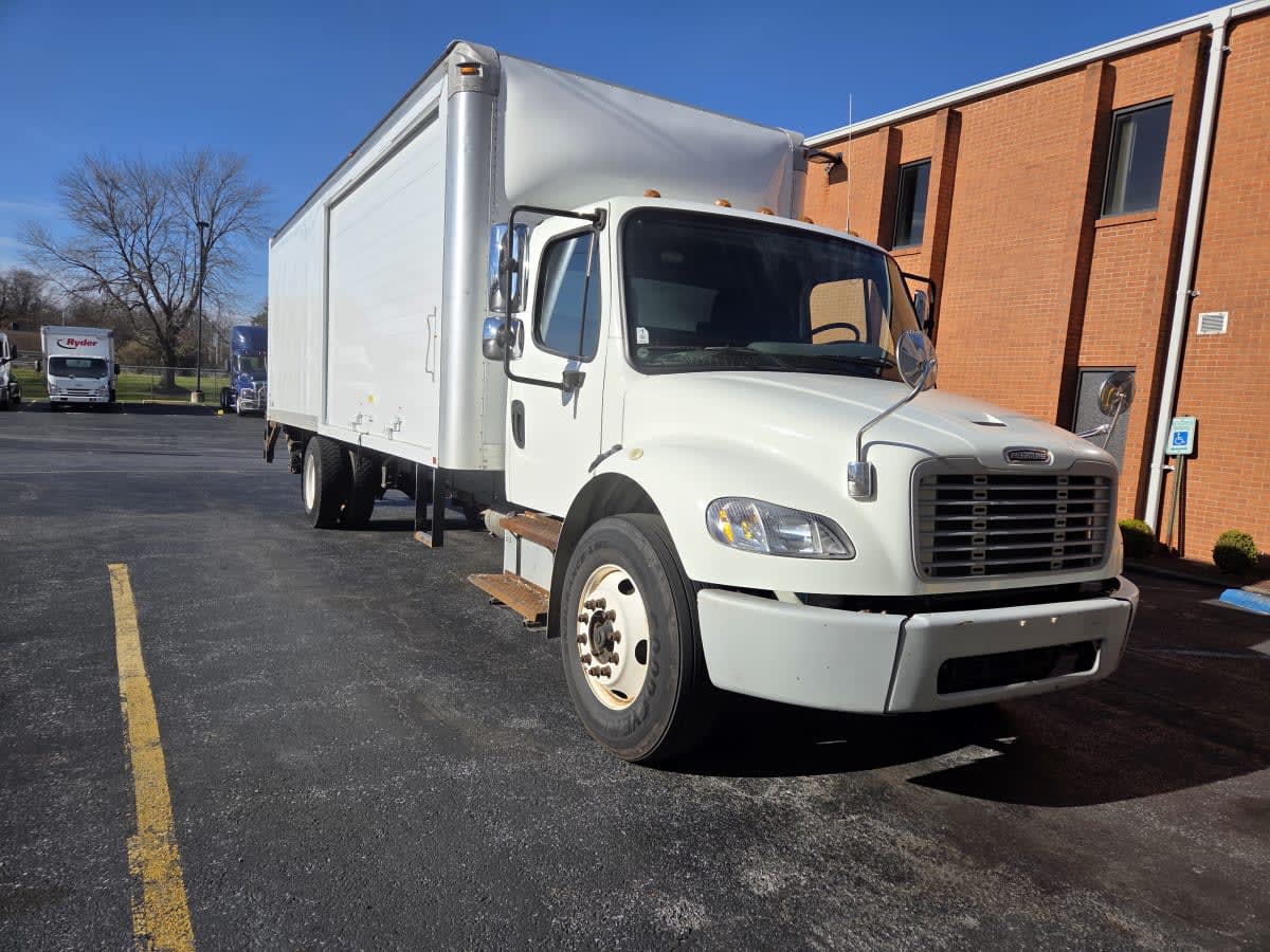 2015 Freightliner M2 106 in Allentown, PA — photo 3