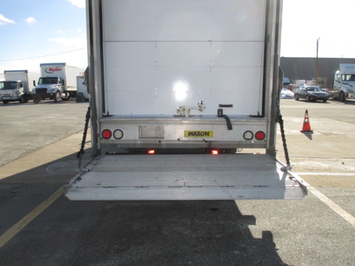 2015 Freightliner M2 106 in Allentown, PA — photo 12