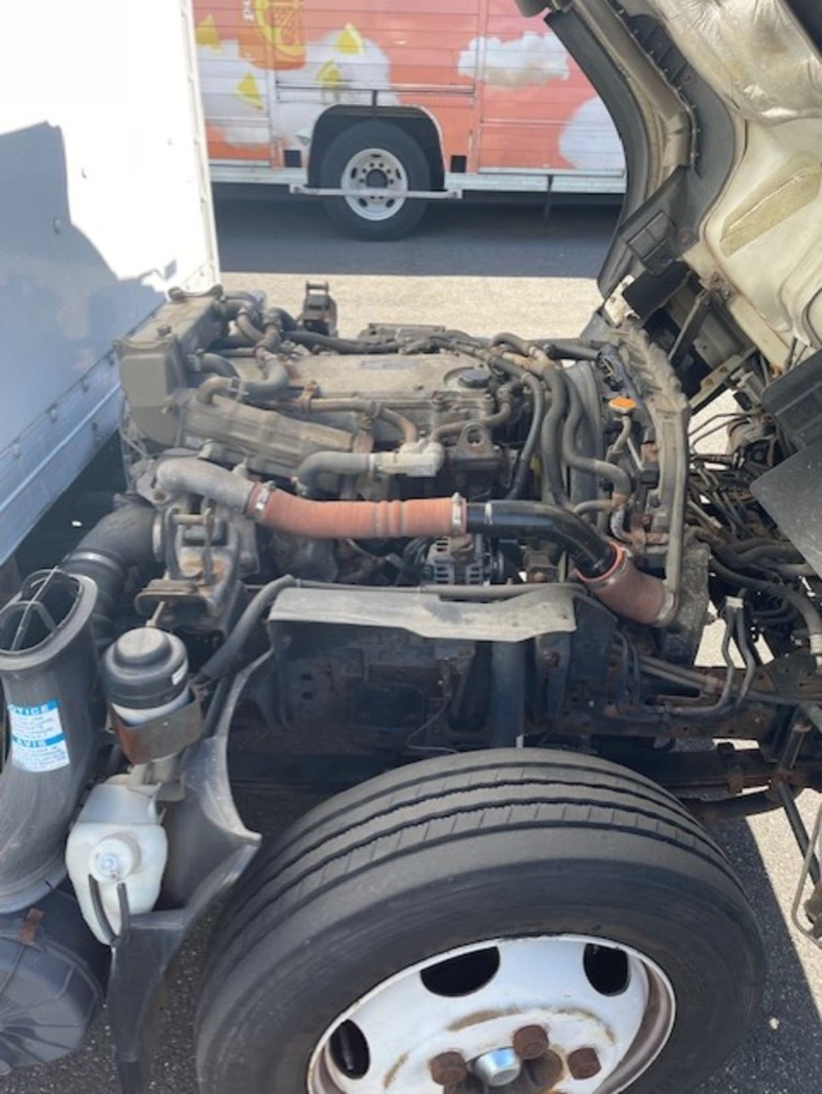 2015 Isuzu NQR in Farmingdale, NY — photo 10