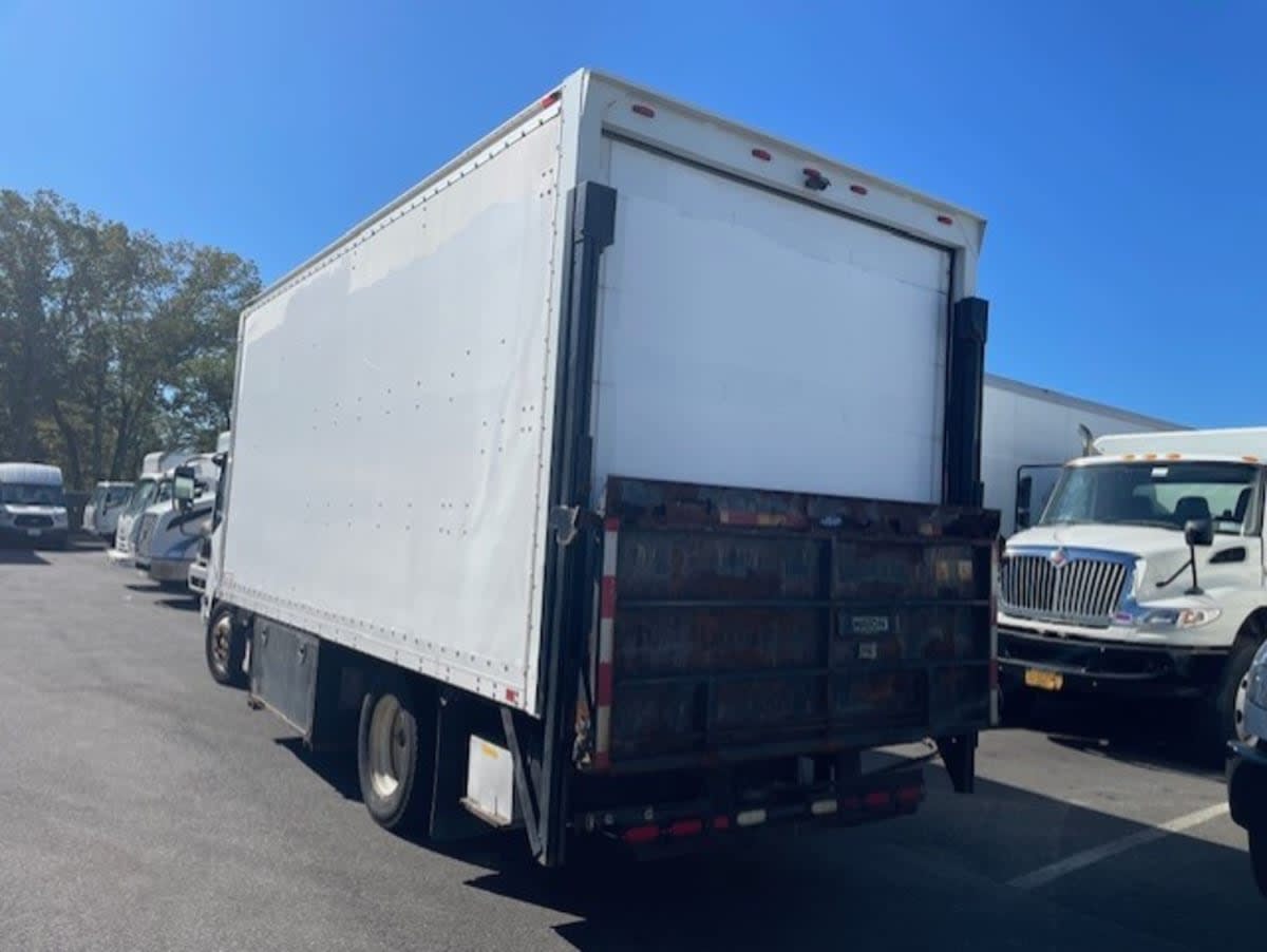 2015 Isuzu NQR in Farmingdale, NY — photo 6