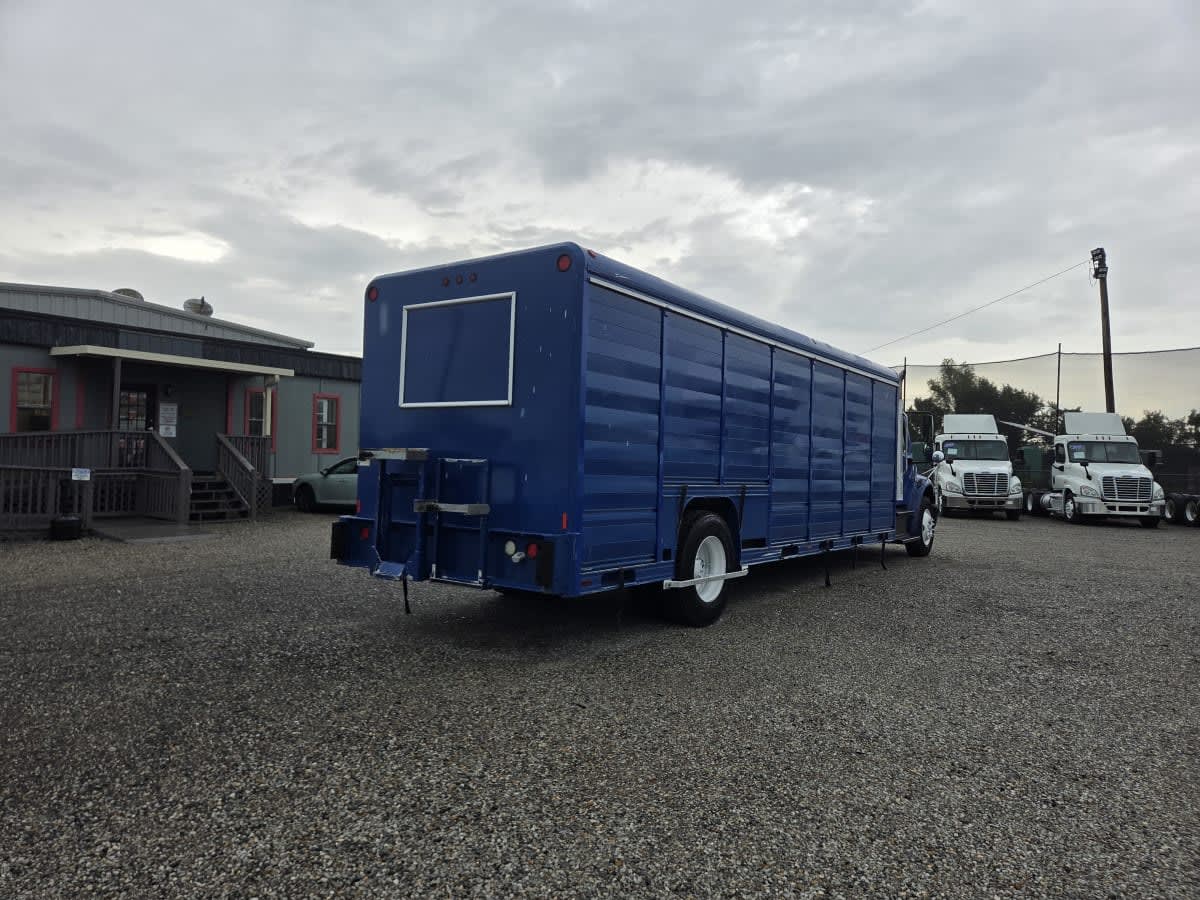 2016 Freightliner M2 106 in St. Rose, LA — photo 4