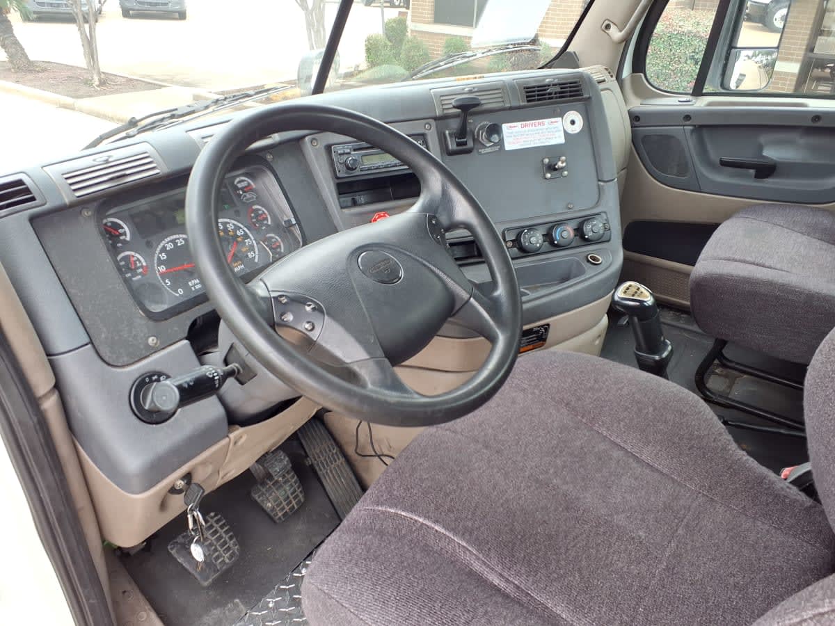 2015 Freightliner Cascadia in Houston, TX — photo 7