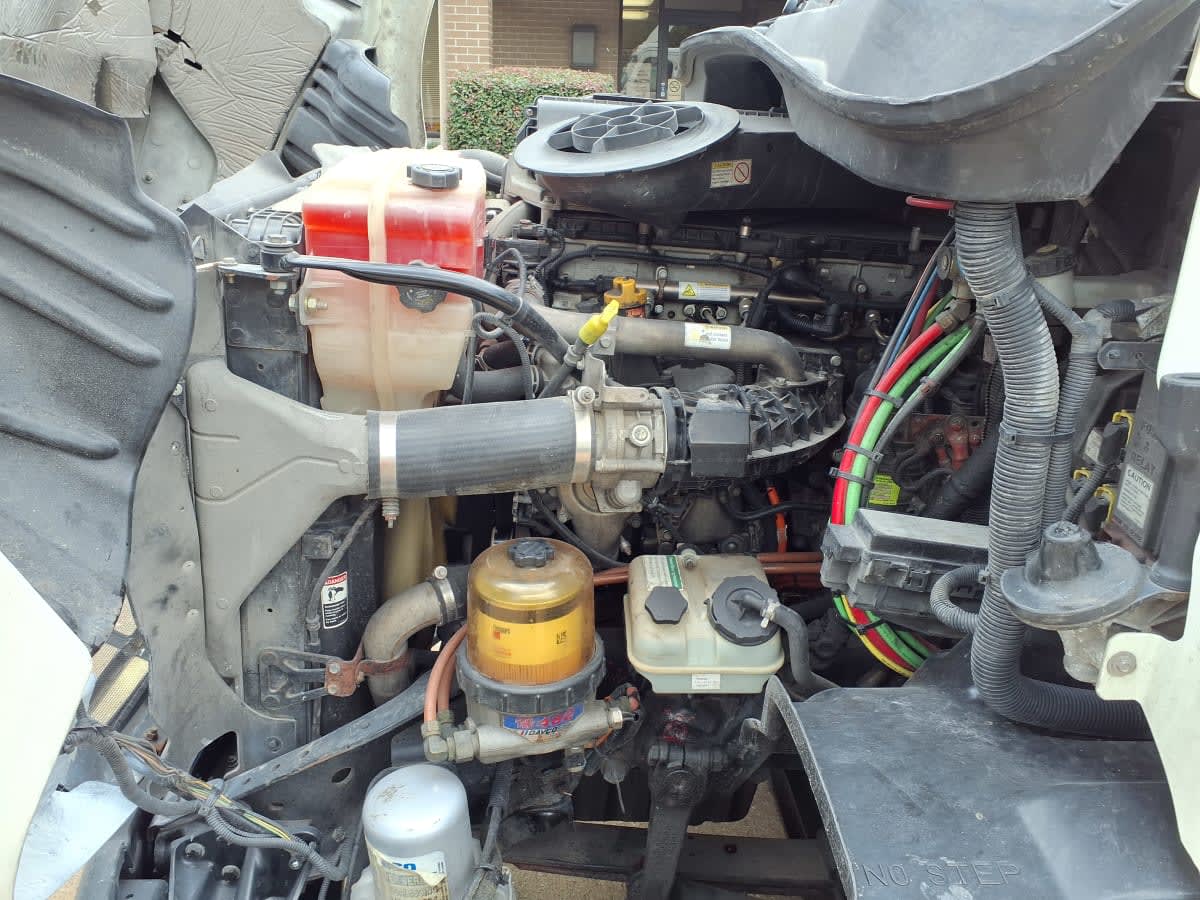 2015 Freightliner Cascadia in Houston, TX — photo 8
