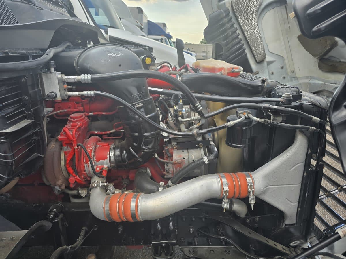 2016 Freightliner Cascadia in Memphis, TN — photo 11