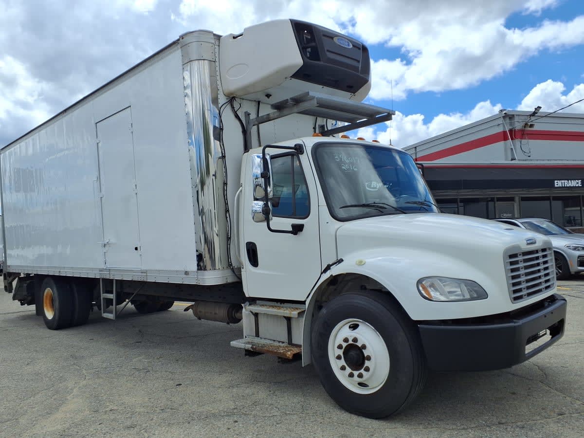 2016 Freightliner M2 106 in Warwick, RI — photo 3