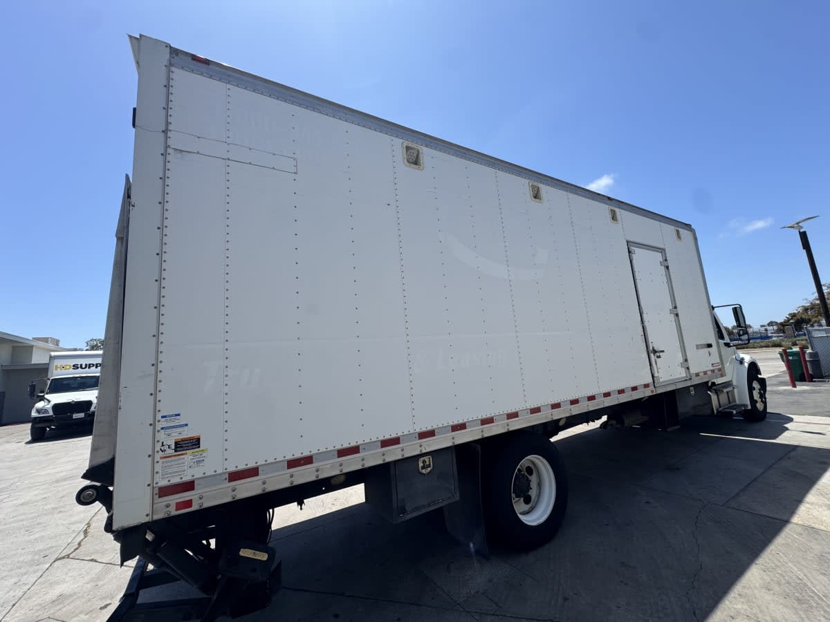2016 Freightliner M2 106 in San Diego, CA — photo 4