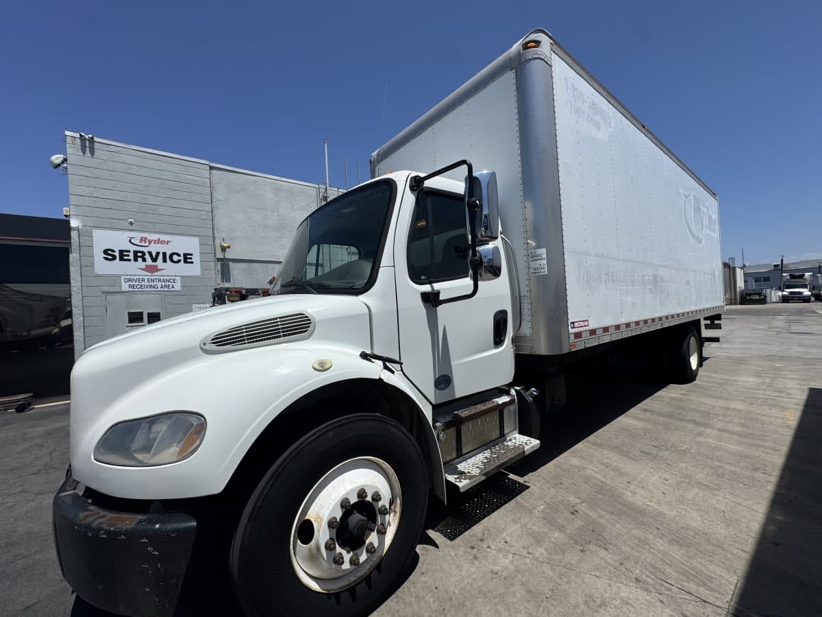 2016 Freightliner M2 106 in San Diego, CA — photo 3