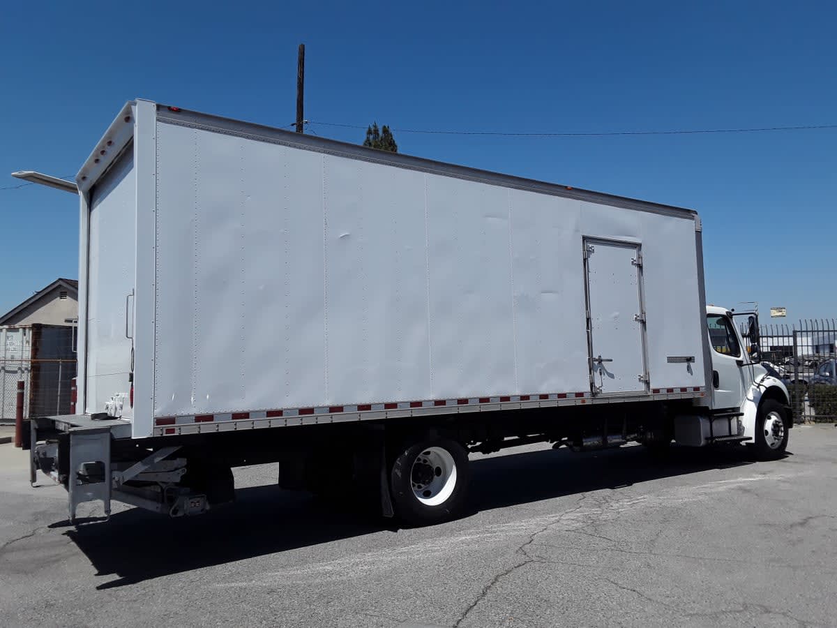 2016 Freightliner M2 106 in Montebello, CA — photo 4
