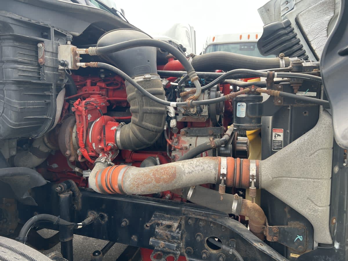 2016 Freightliner Cascadia in Minneapolis, MN — photo 10