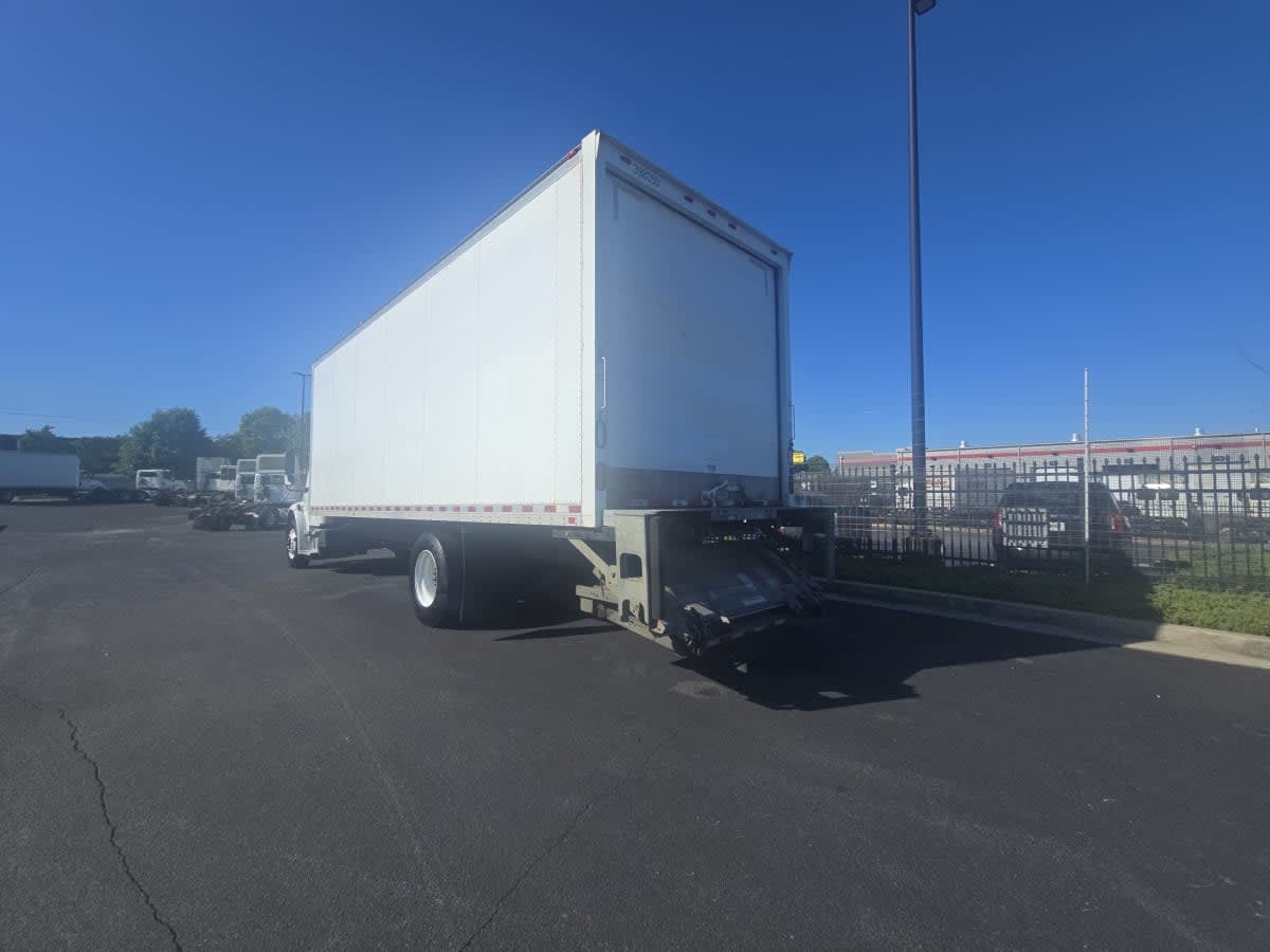 2016 Freightliner M2 106 in Atlanta, GA — photo 6