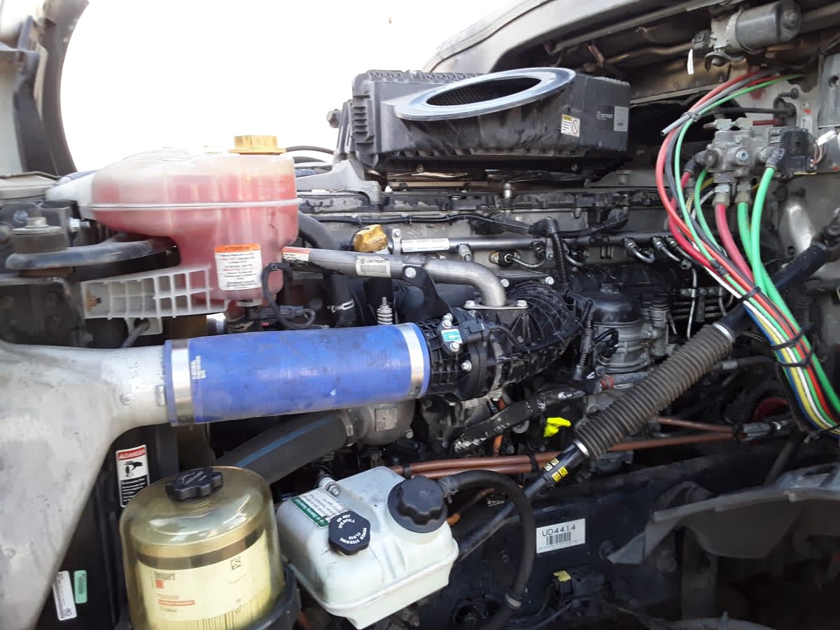 2023 Freightliner Cascadia in Allentown, PA — photo 9