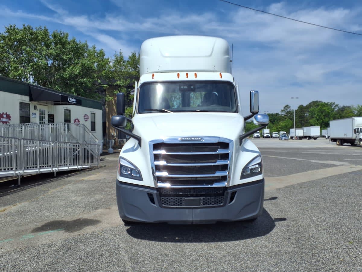 2023 Freightliner Cascadia in Knoxville, TN — photo 2