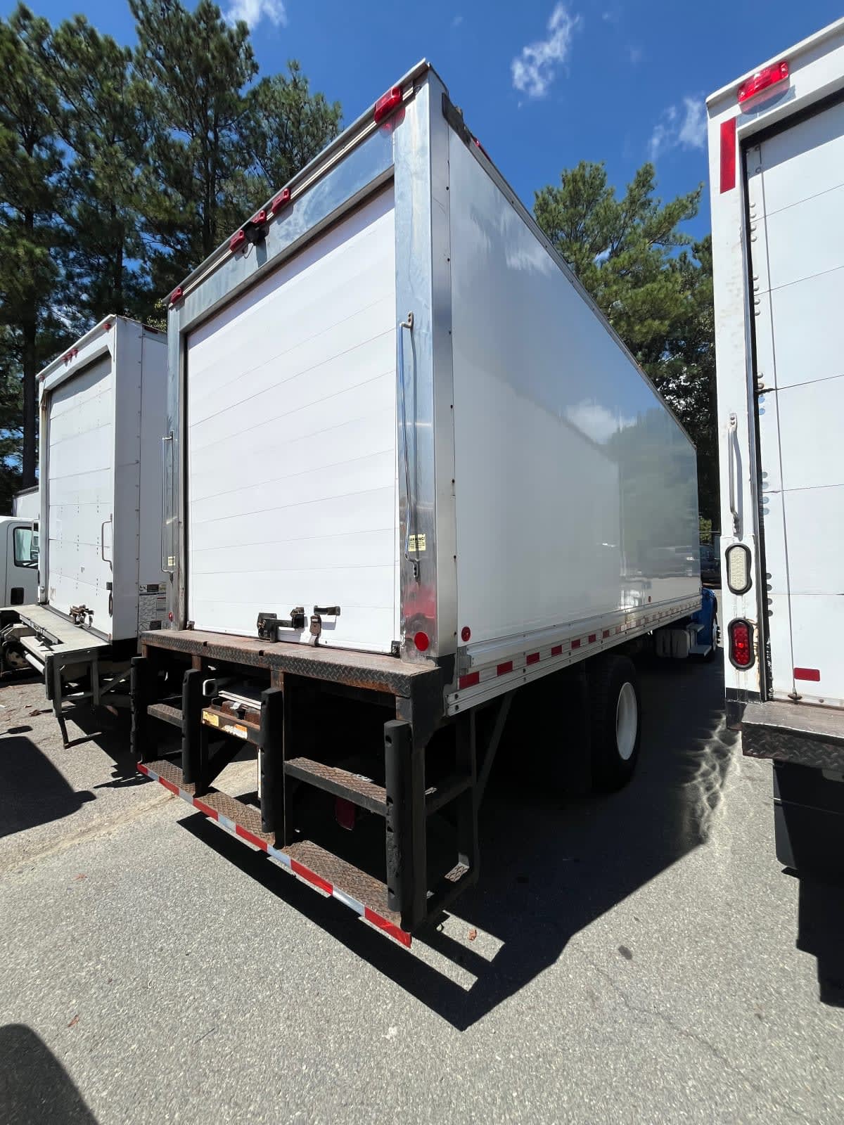2018 Freightliner M2 106 in Ashland, VA — photo 4