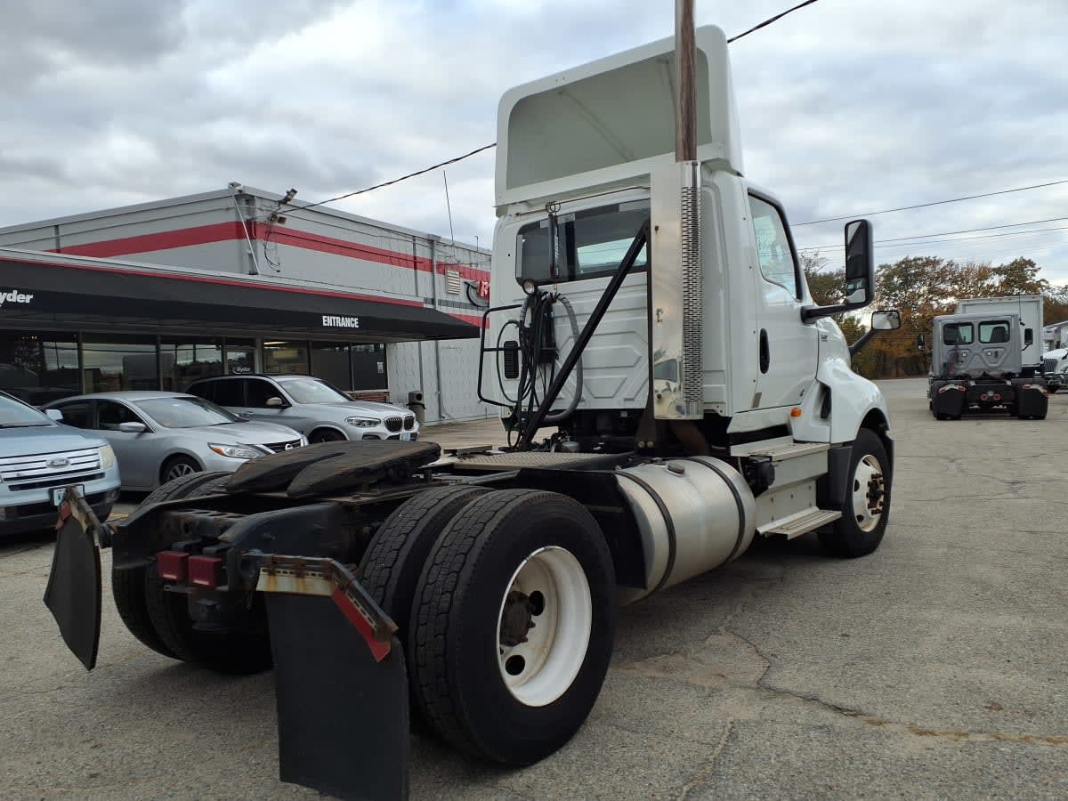 2021 International LT in Warwick, RI — photo 4