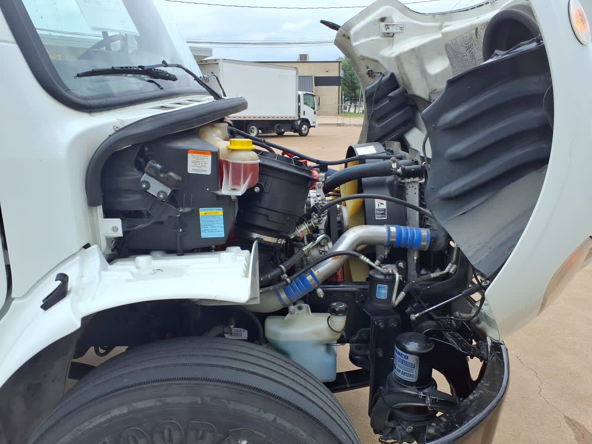 2021 Freightliner M2 106 in Dallas, TX — photo 9
