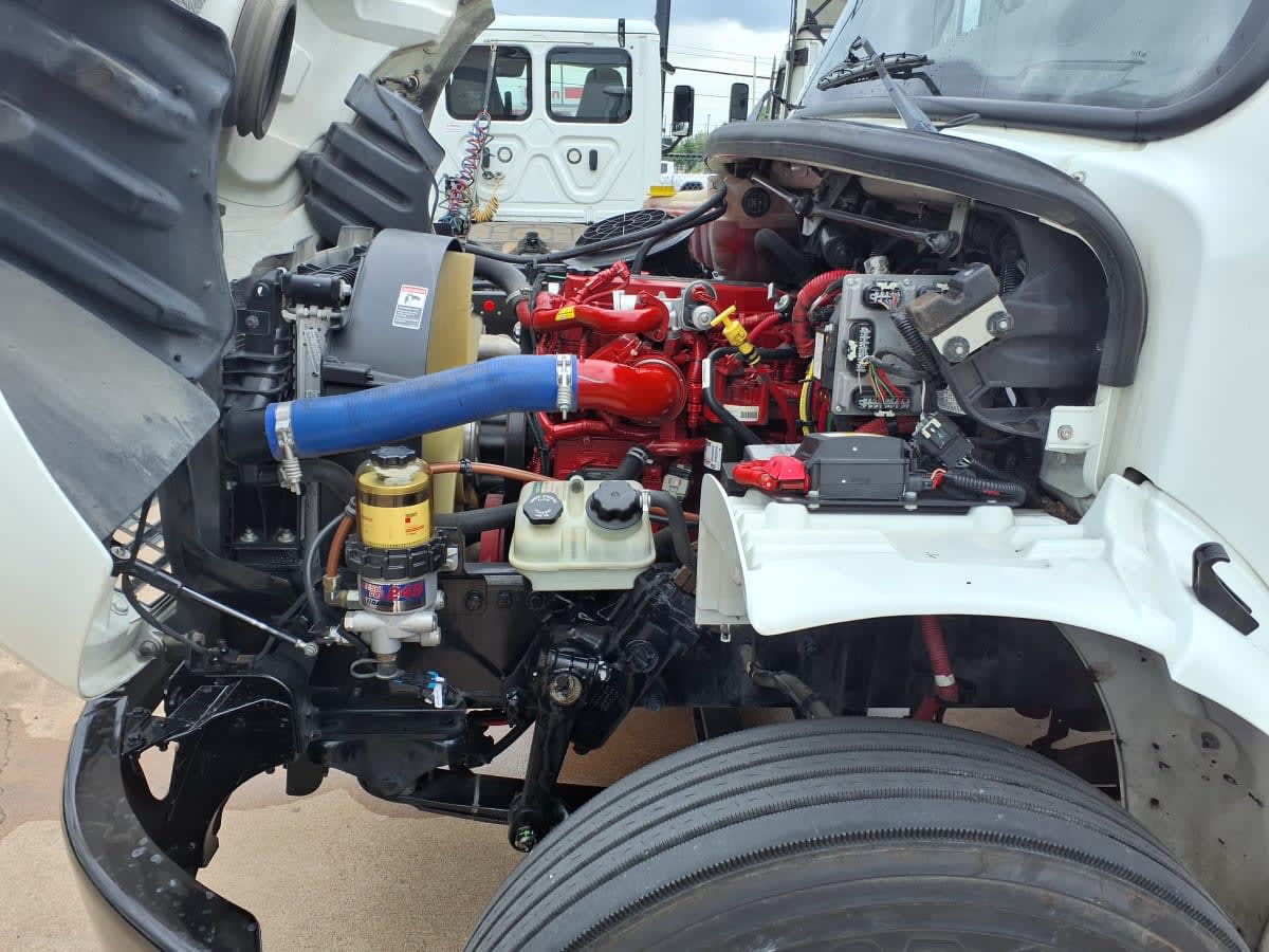 2021 Freightliner M2 106 in Dallas, TX — photo 8