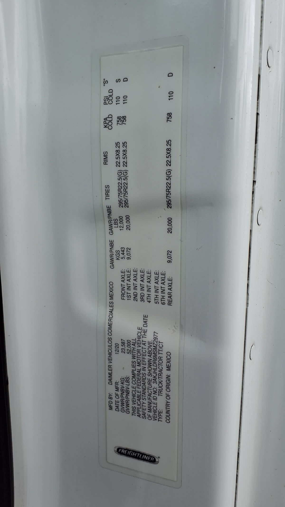 2021 Freightliner Cascadia in West Chester, OH — photo 9