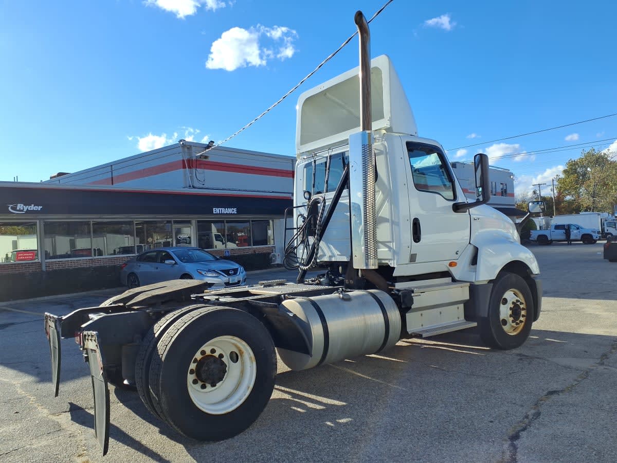 2021 International LT in Warwick, RI — photo 4
