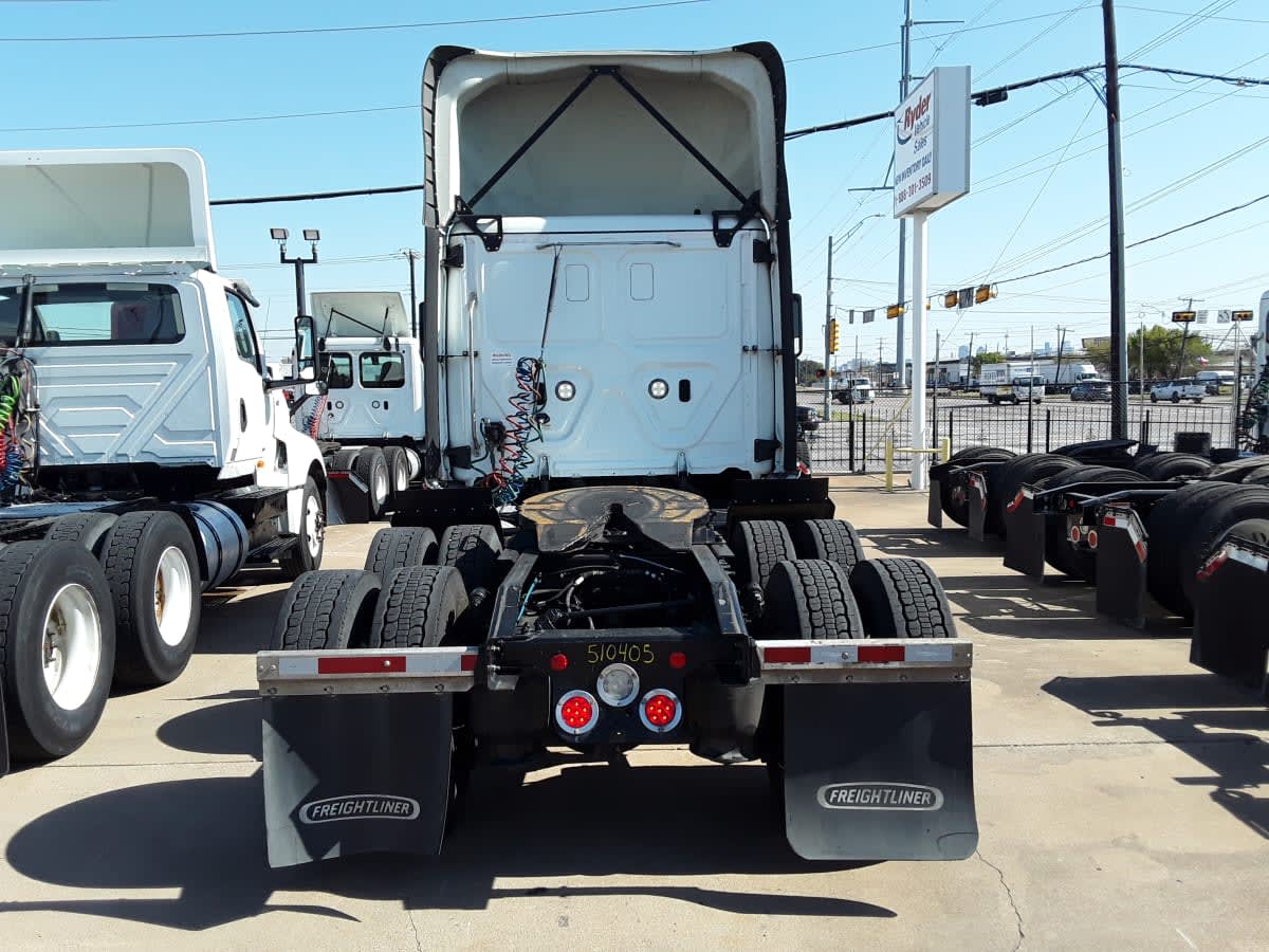 2022 Freightliner Cascadia in Dallas, TX — photo 5