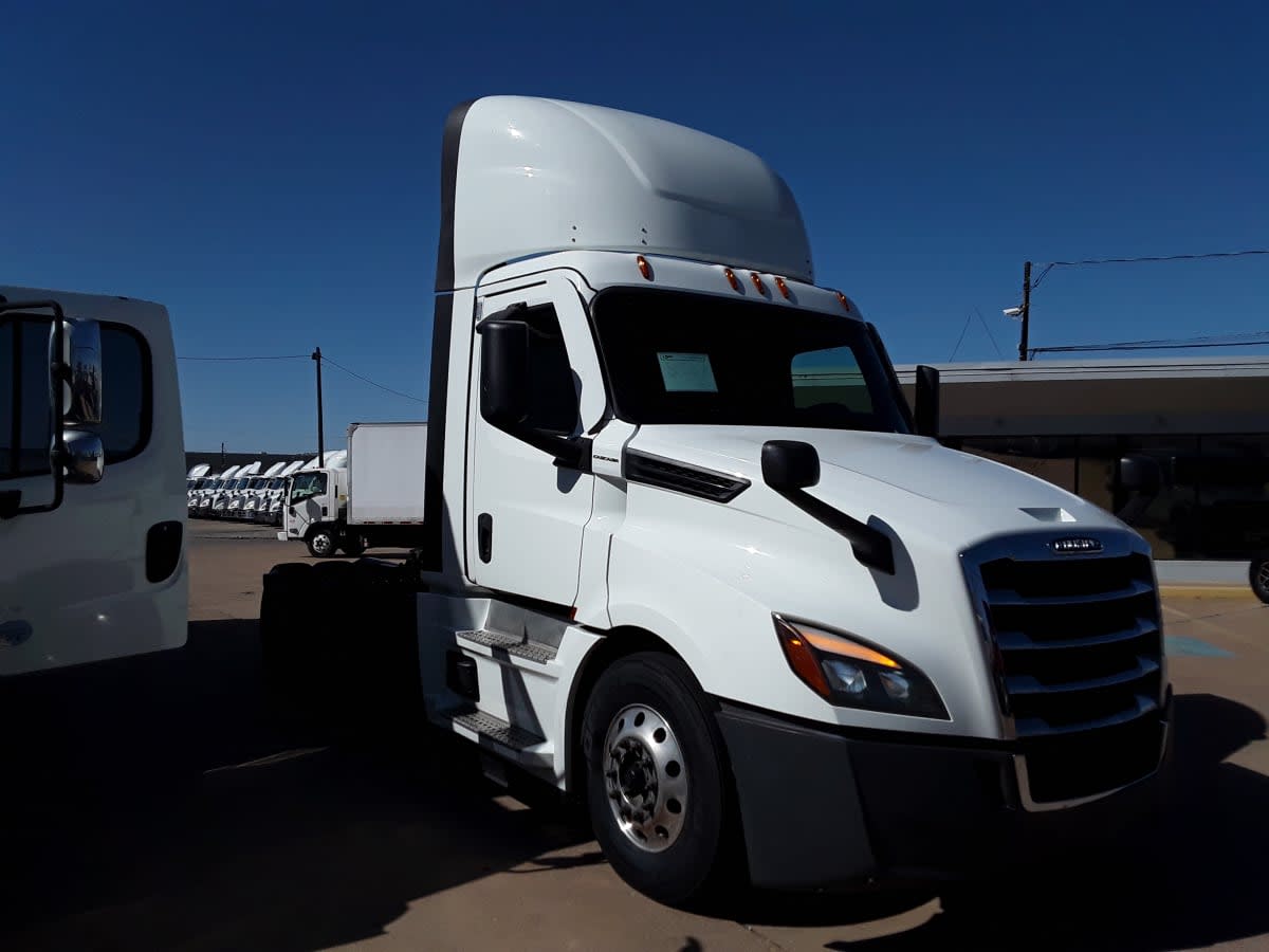 2022 Freightliner Cascadia in Oklahoma City, OK — photo 3