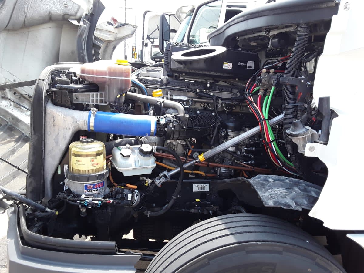 2022 Freightliner Cascadia in Dallas, TX — photo 8