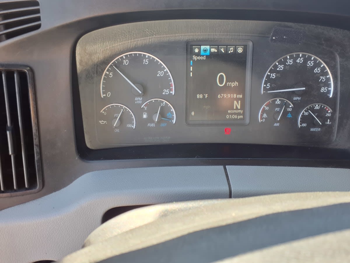 2022 Freightliner Cascadia in Fort Worth, TX — photo 10