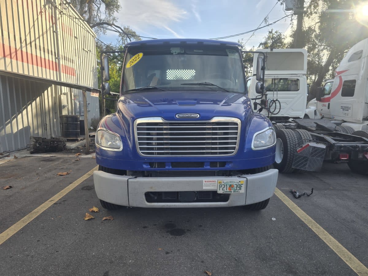 2022 Freightliner M2 106 in Tampa, FL — photo 2