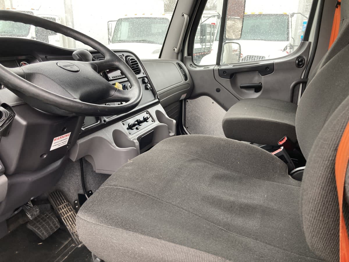 2022 Freightliner M2 106 in Springfield, MA — photo 11