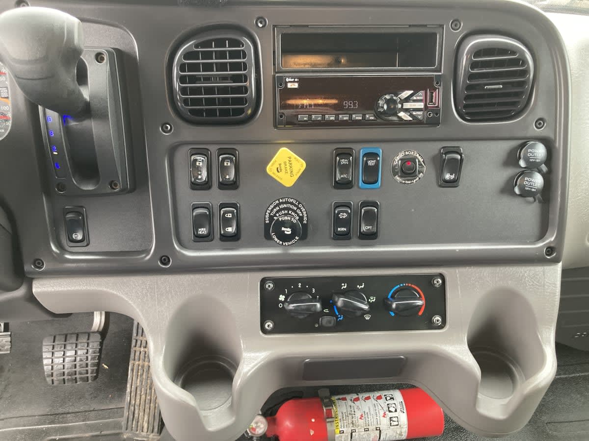 2022 Freightliner M2 106 in Springfield, MA — photo 13