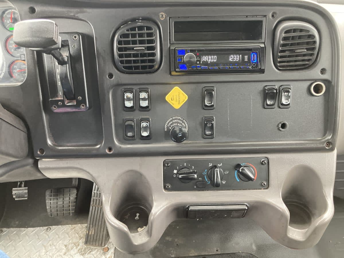 2014 Freightliner M2 106 in Springfield, MA — photo 13