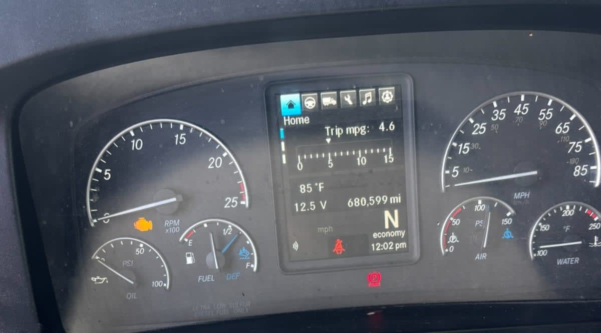 2022 Freightliner Cascadia in Atlanta, GA — photo 4
