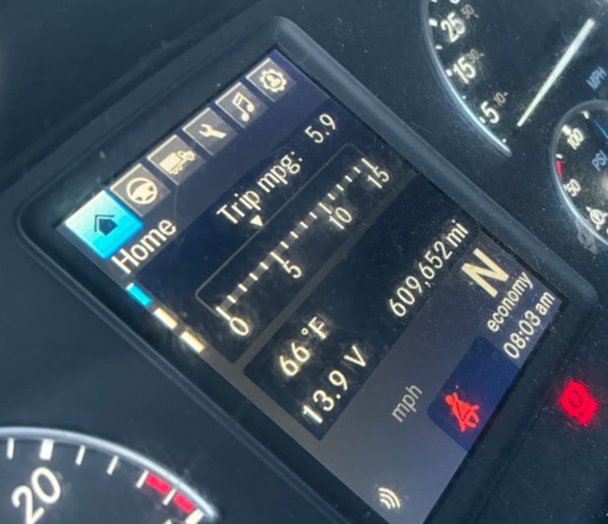 2022 Freightliner Cascadia in Jacksonville, FL — photo 5
