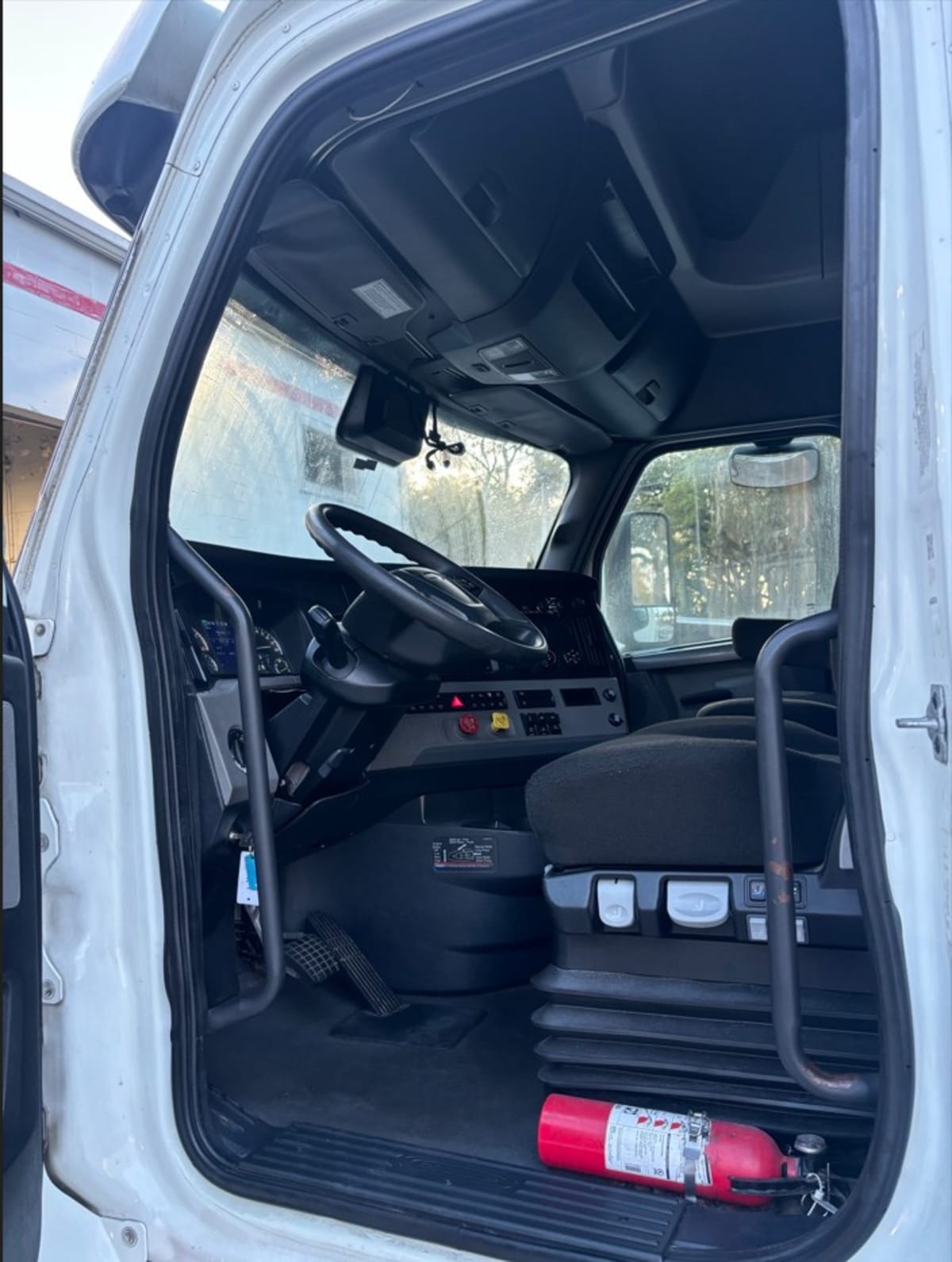2022 Freightliner Cascadia in Jacksonville, FL — photo 4
