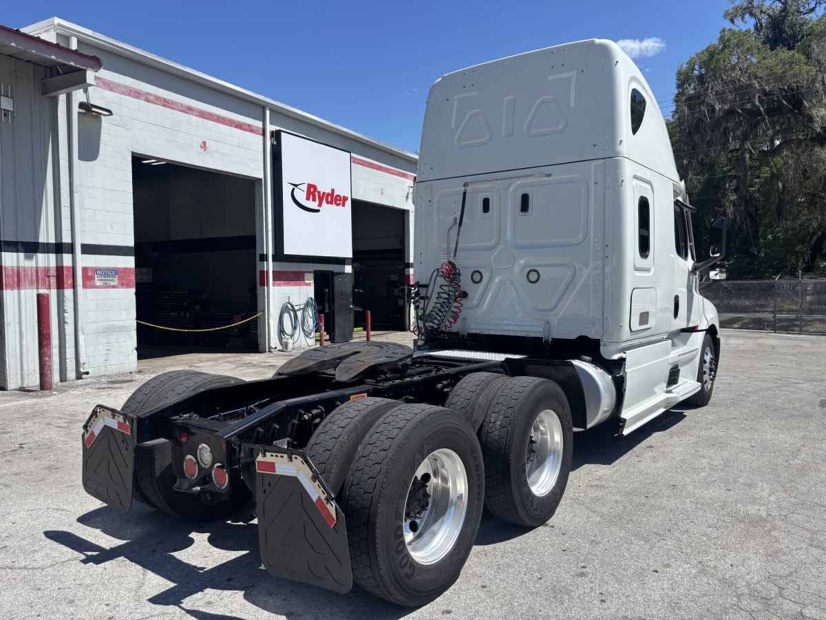 2022 Freightliner Cascadia in Atlanta, GA — photo 6