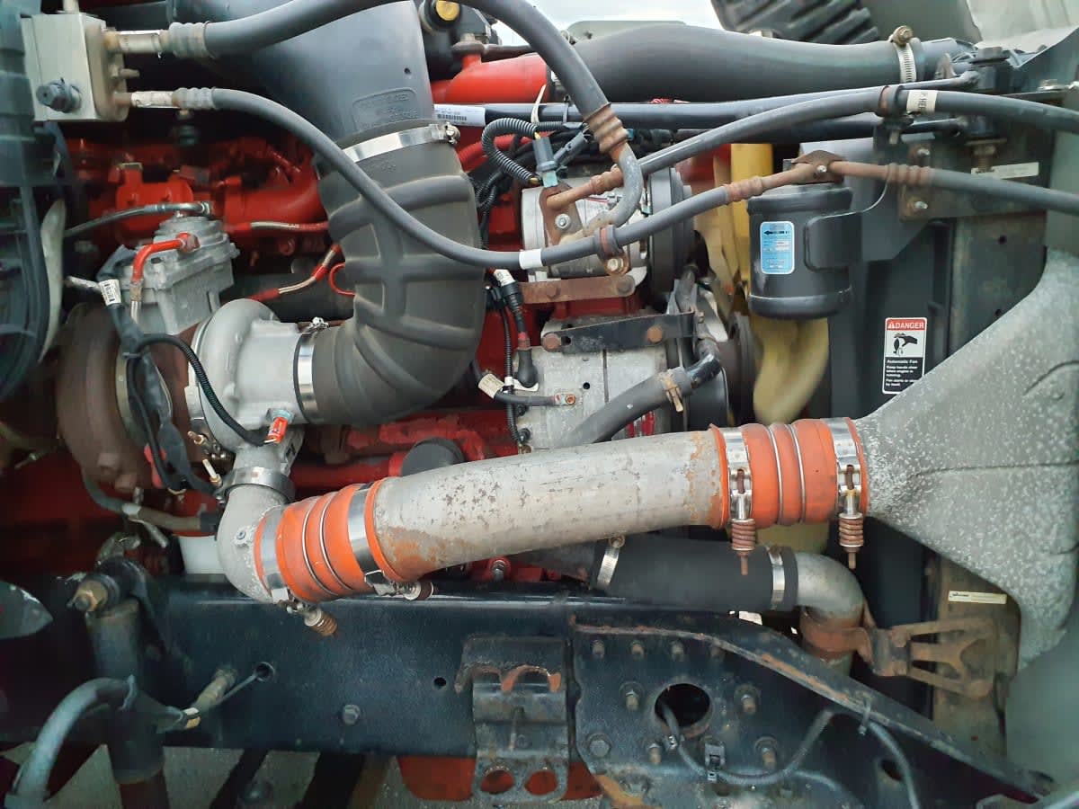 2014 Freightliner Cascadia in Oak Creek, WI — photo 12