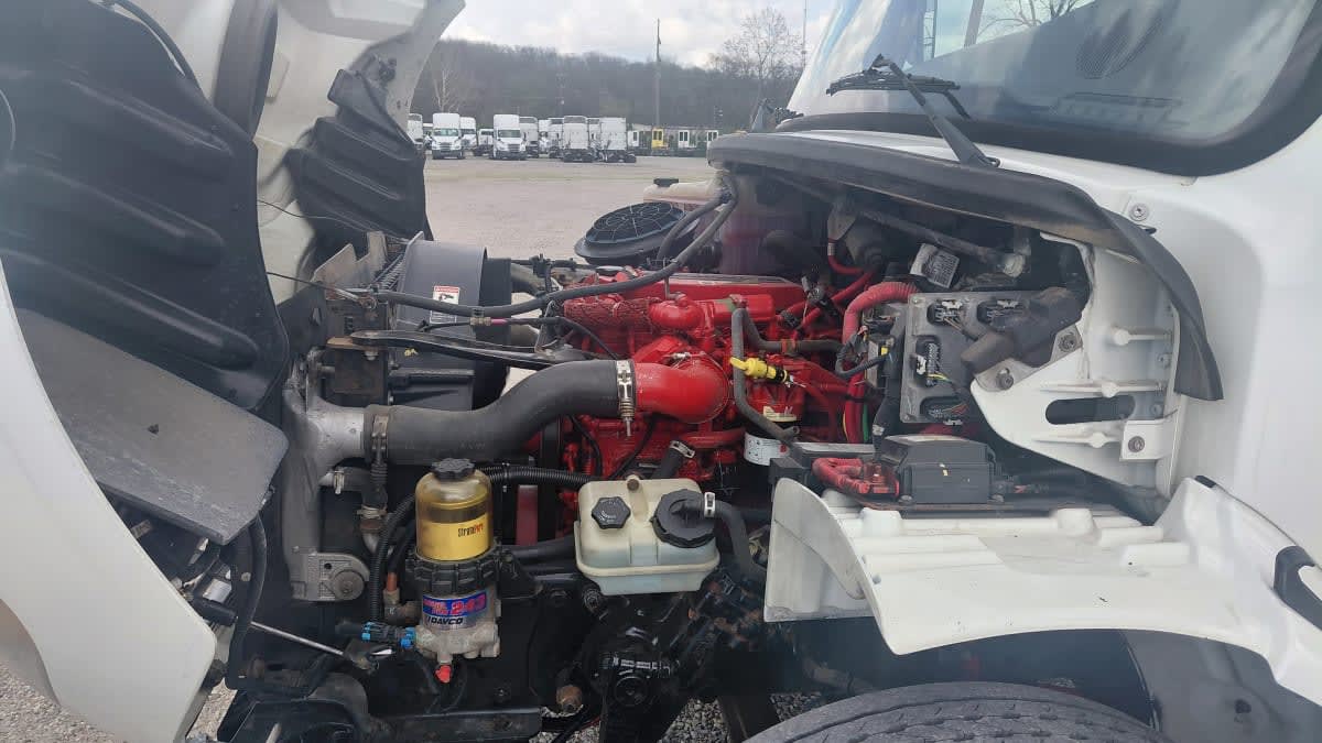 2014 Freightliner M2 106 in West Chester, OH — photo 9