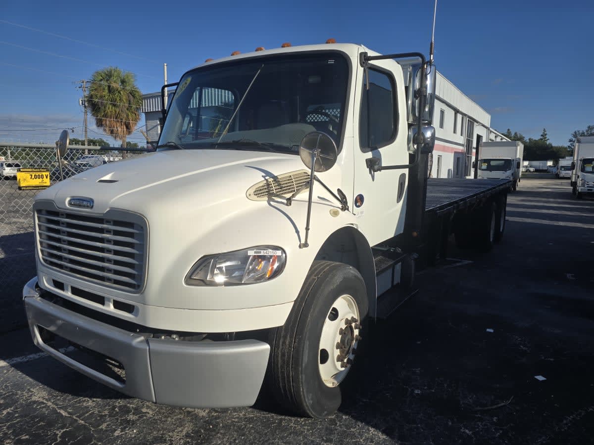 2014 Freightliner M2 106 in Tampa, FL — photo 3