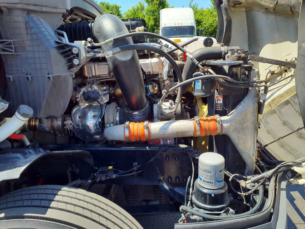 2022 Freightliner Cascadia in O'fallon, MO — photo 13